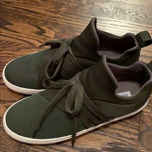 Army green Steve Madden Lancer Sneakers size 8